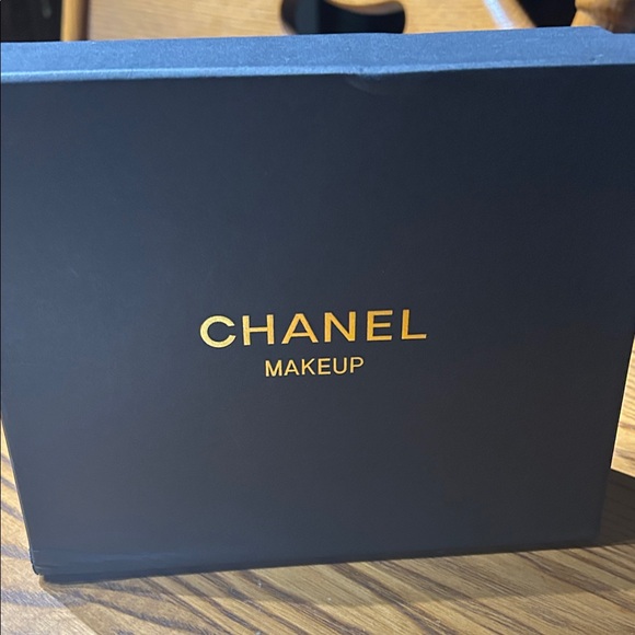 Chanel Elegant Black Quilted Crossbody Bag with Gold Chain - VIP Gift - Picture 11 of 11